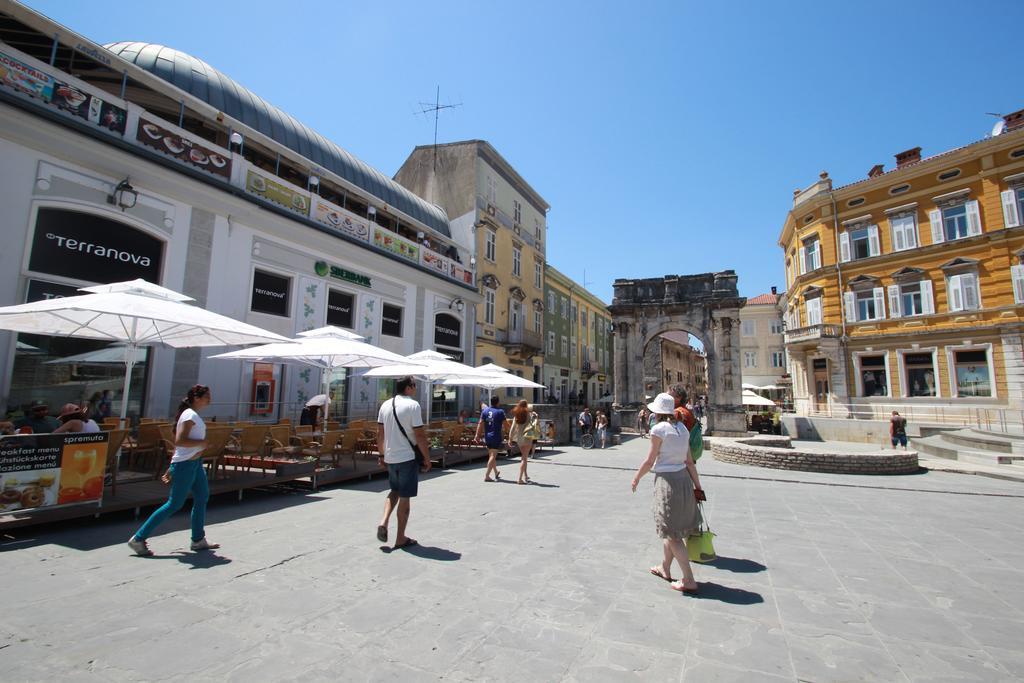 Top Center Rooms & Studio Pula Exterior foto
